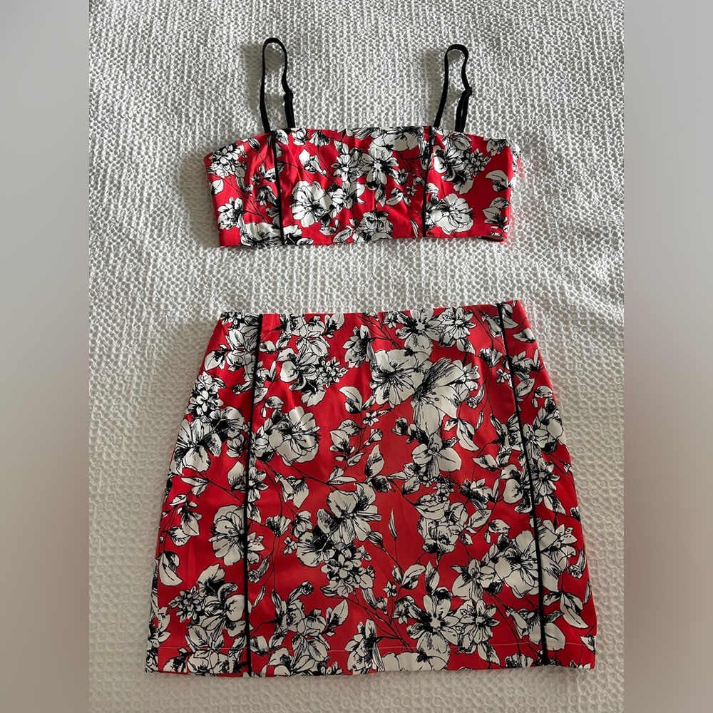 Tobi Coral Two Piece Patterned Top & Skirt Size S